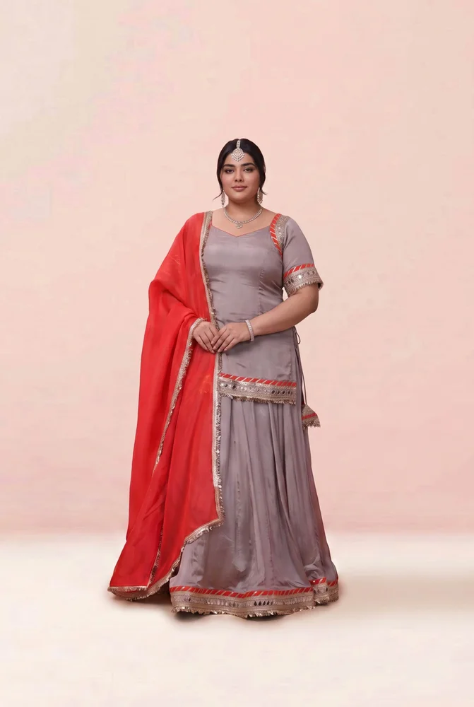 Surbhi Aaina Chinon Lehanga Set