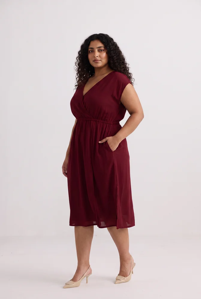 Deep V-neck Gathered Dress in Burgundy 4