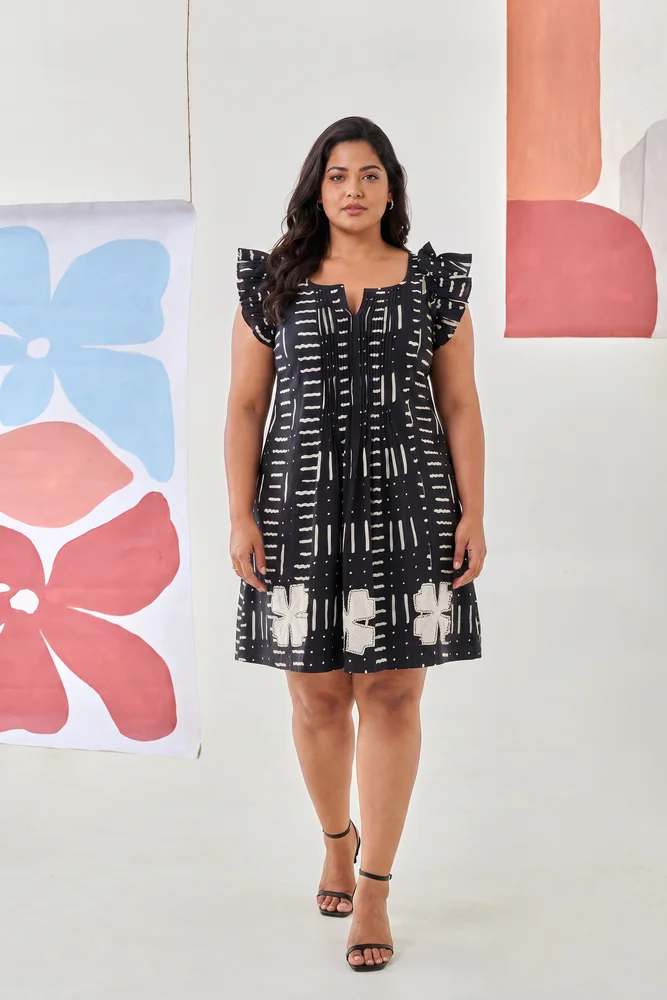 Black Abstract Print Short Dress With Ruffled Sleeves