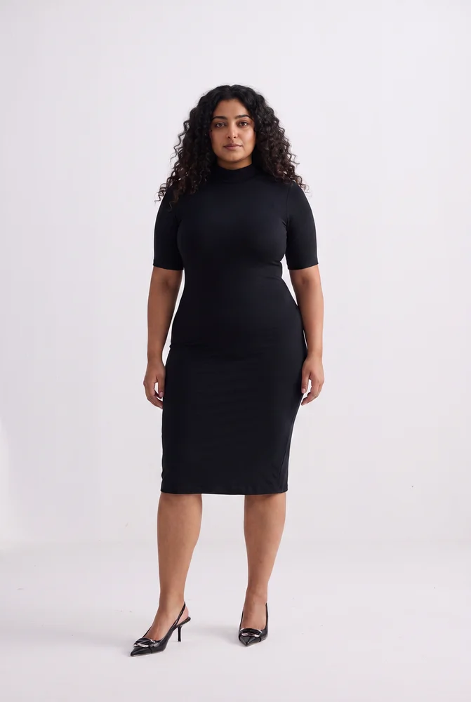 High Crew Neck Elbow Sleeves Fitted Dress in Black 4