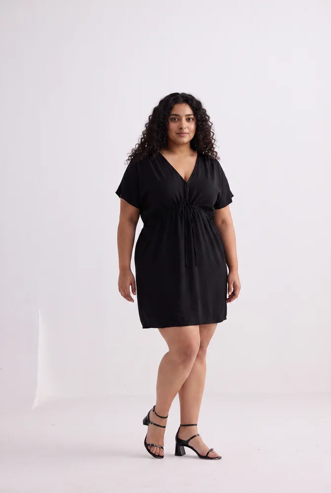 Oversized Gathered Short Dress in Black 3