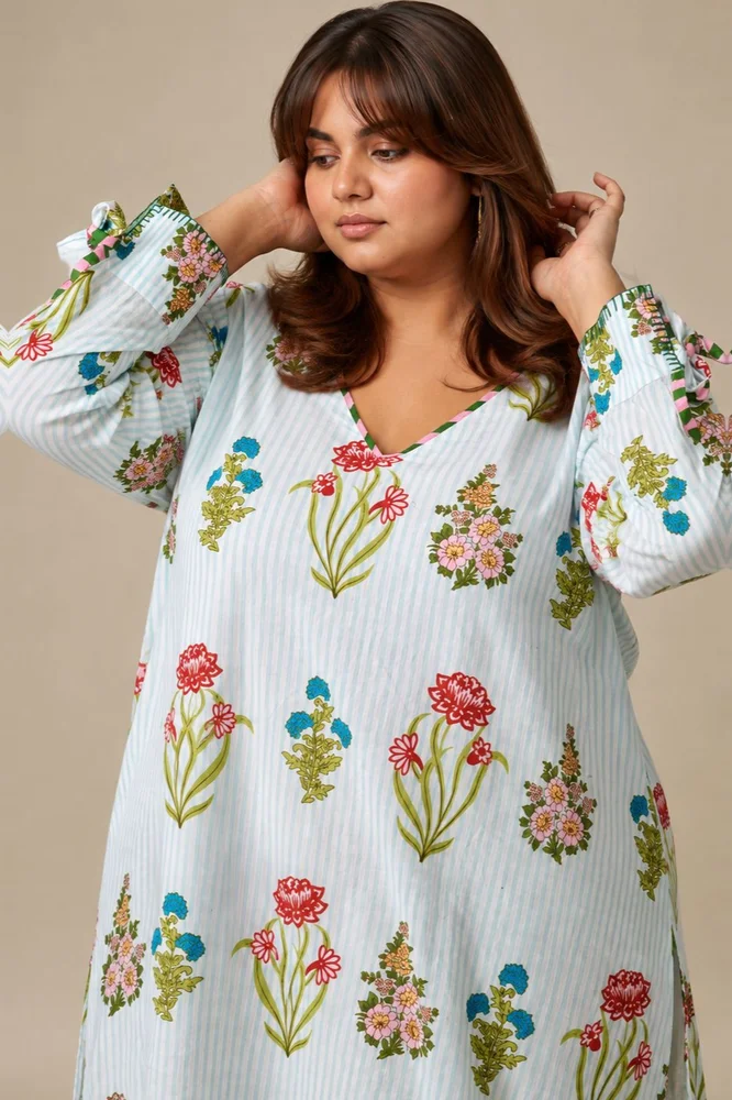 Aqua Floral V-Neck Long Kurta Paired With Striped Matching Pants 3