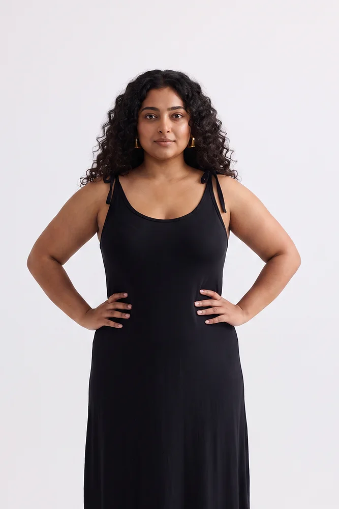 Tie-Detail Maxi Dress in Black 5