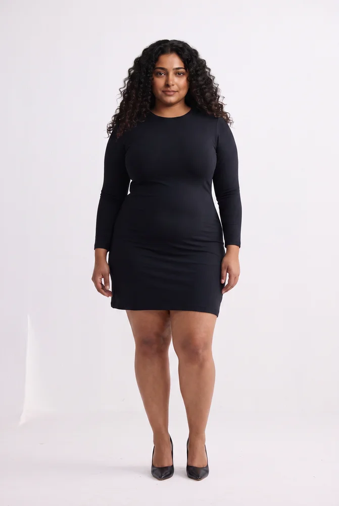 Long Sleeves Fitted Short Dress in Black