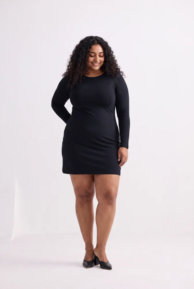Long Sleeves Fitted Short Dress in Black 2