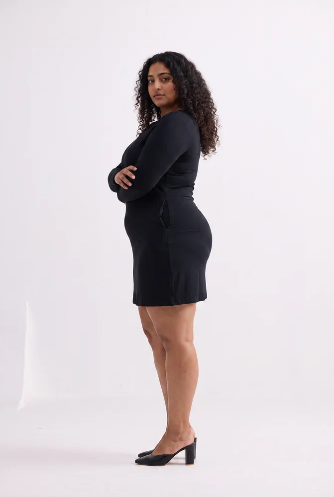 Long Sleeves Fitted Short Dress in Black 4