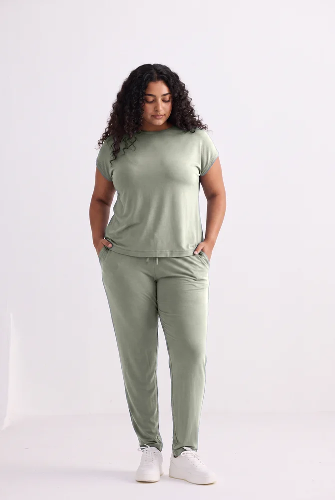 Wide Leg Pant in Olive 4