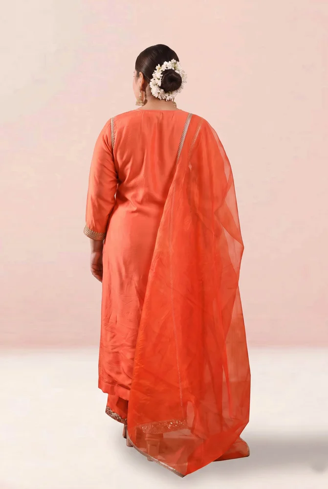 Vihana silk kurta set 5