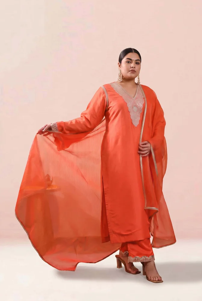 Vihana silk kurta set 4