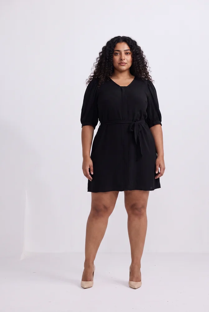 Short Dress with a Waist-tie in Black