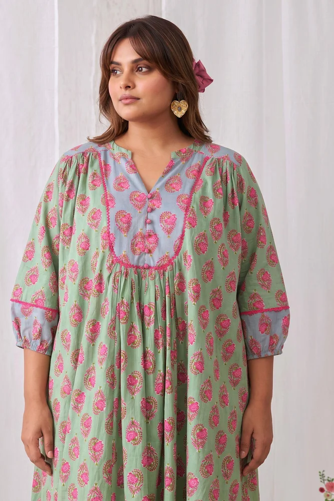 Mint Green Floral Gathered Free Size Kurta Paired With White Straight Pants 3