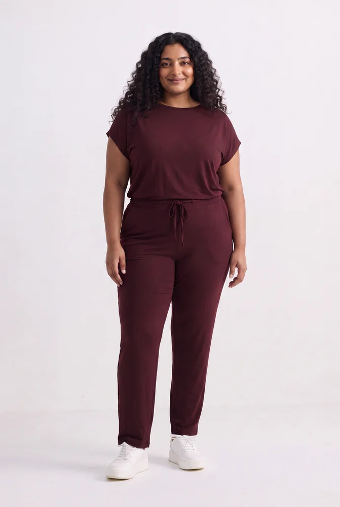 Relaxed Tee in Merlot 2